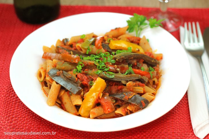 macarrão com molho caponata 2