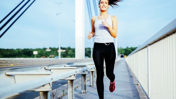 corrida-trote-mulher-exercicio-5